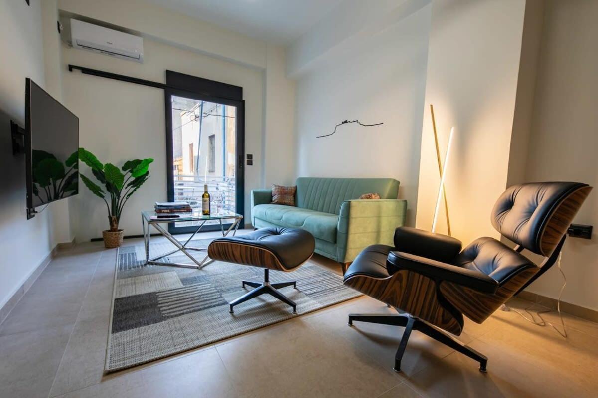 Beautiful Elegant Apartment Next To Monastiraki Athènes Extérieur photo