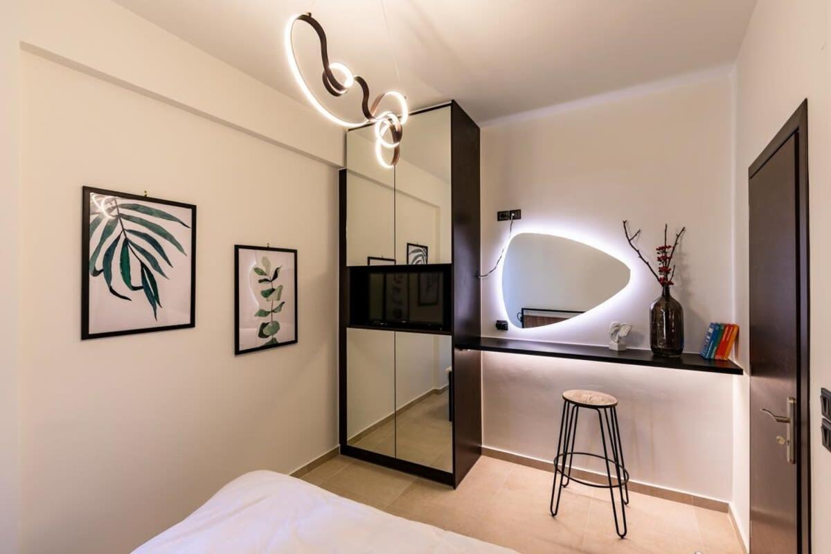 Beautiful Elegant Apartment Next To Monastiraki Athènes Extérieur photo