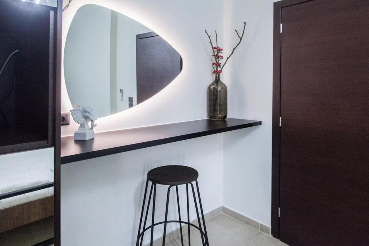 Beautiful Elegant Apartment Next To Monastiraki Athènes Extérieur photo