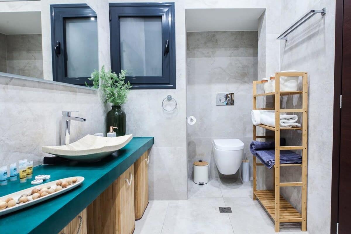 Beautiful Elegant Apartment Next To Monastiraki Athènes Extérieur photo