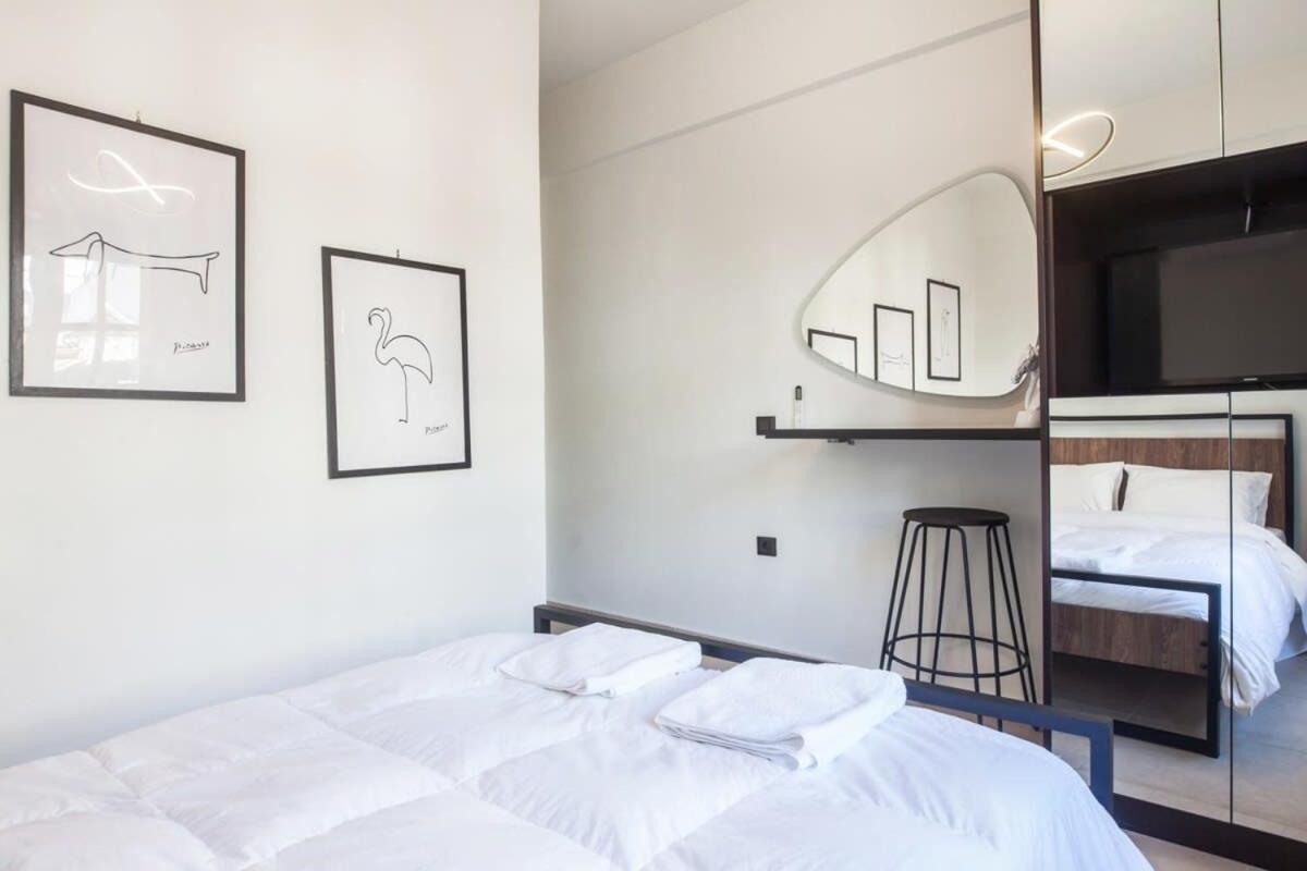 Beautiful Elegant Apartment Next To Monastiraki Athènes Extérieur photo