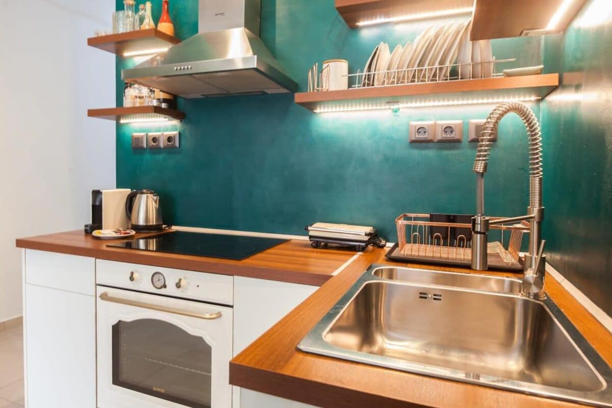 Beautiful Elegant Apartment Next To Monastiraki Athènes Extérieur photo
